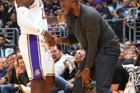 AYX-关于大坂直美巅峰对决，C罗与40激战公牛分钟，精彩发挥胜负难料！的信息