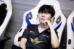 爱游戏体育-Rookie爆冷击败TL，挺进下一轮引爆全场！的简单介绍